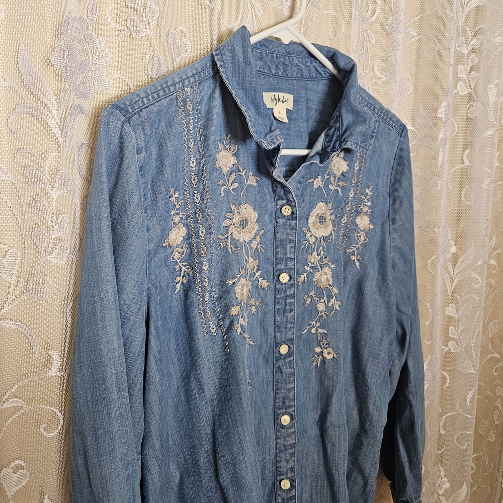 Floral Embroidered Denim Shirt - Picture 2 of 6